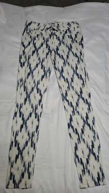 Paige Verdugo Ultra Skinny Jeans Blue White Ikat Print Size 28